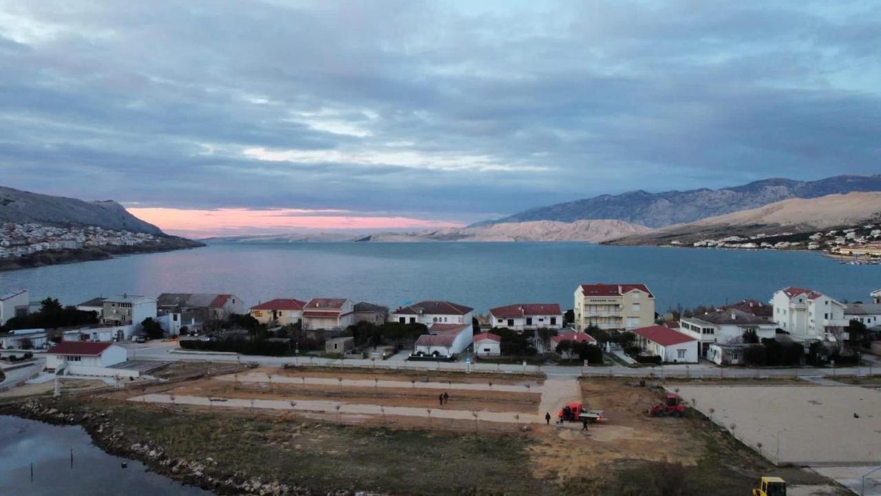 Rooms & Apartments Kaurloto Pag Town Exteriér fotografie